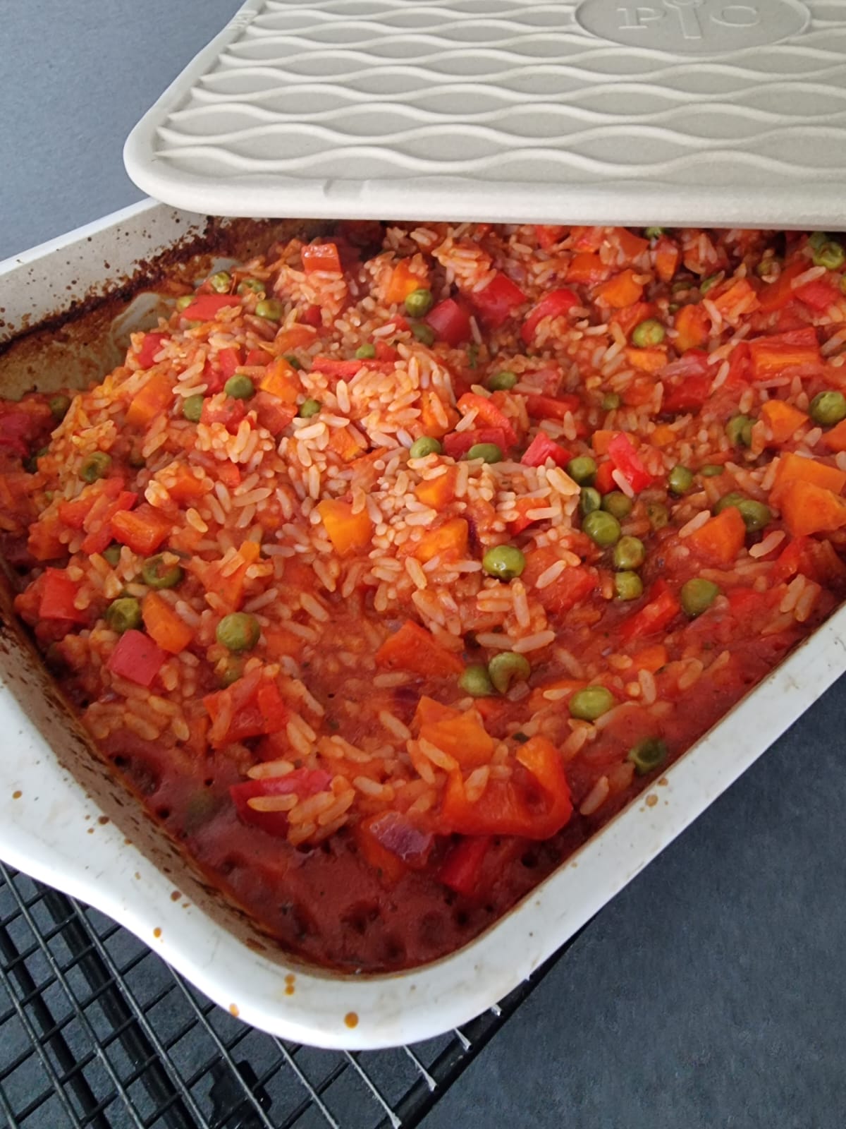 Riz Djuvec (à la tomate et aux légumes) - du four à la table